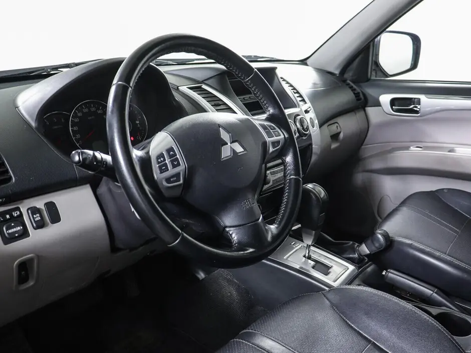 Mitsubishi Pajero Sport, 2013 г.