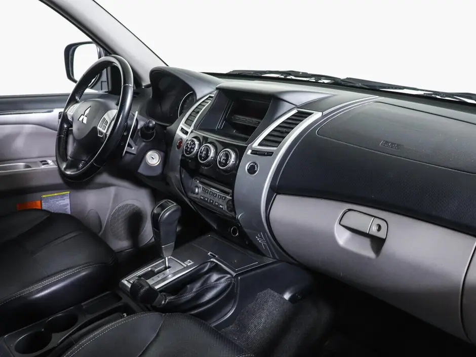 Mitsubishi Pajero Sport, 2013 г.