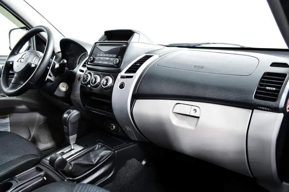 Mitsubishi Pajero Sport, 2015 г.