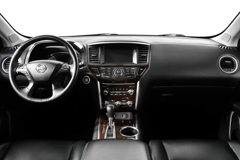 Nissan Pathfinder, 2015 г.