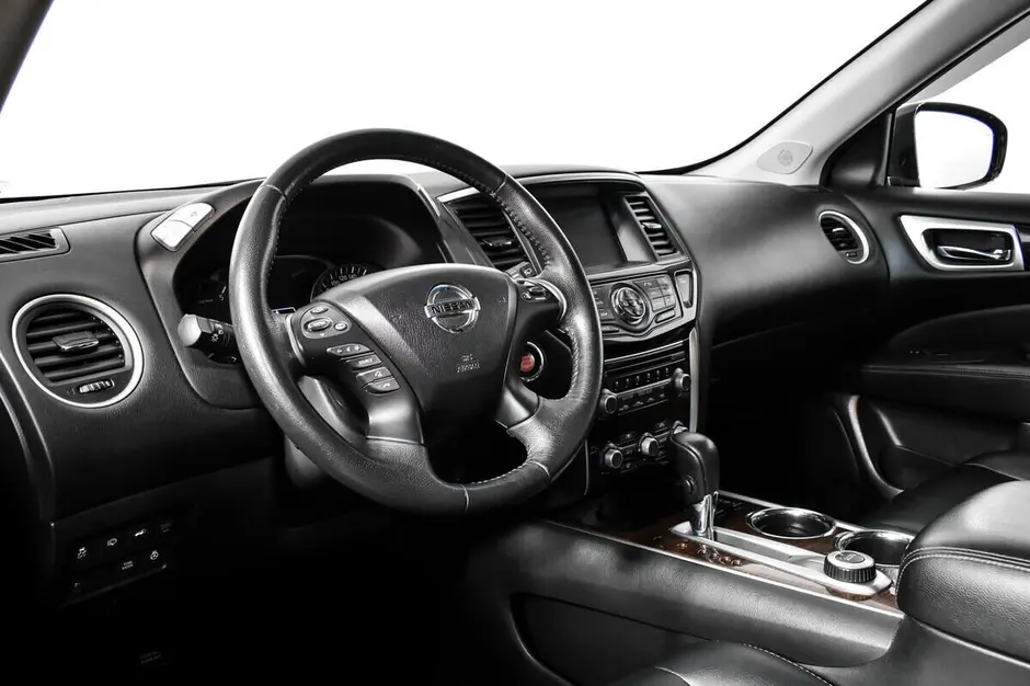 Nissan Pathfinder, 2015 г.