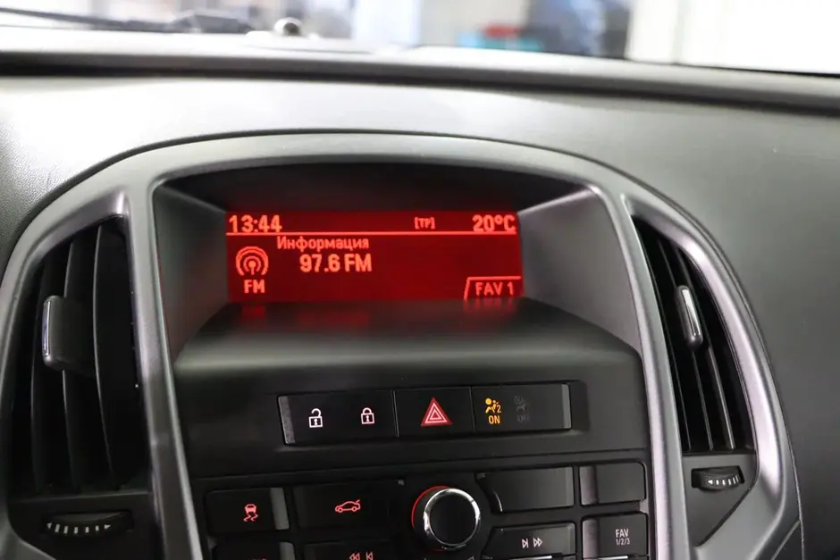 Opel Astra, 2012 г.