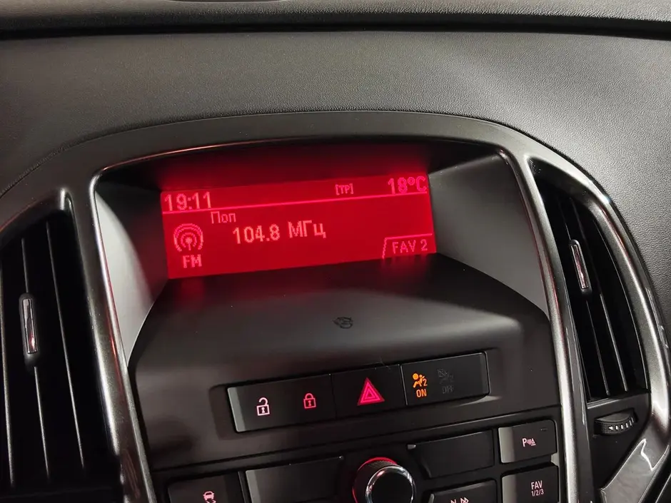 Opel Astra, 2012 г.