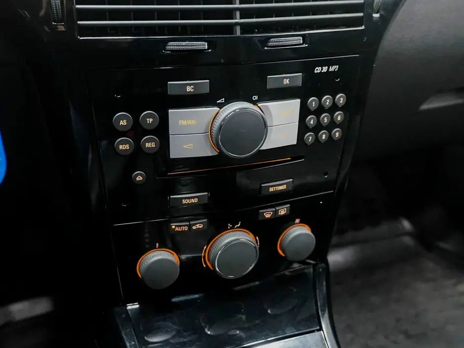 Opel Astra, 2010 г.