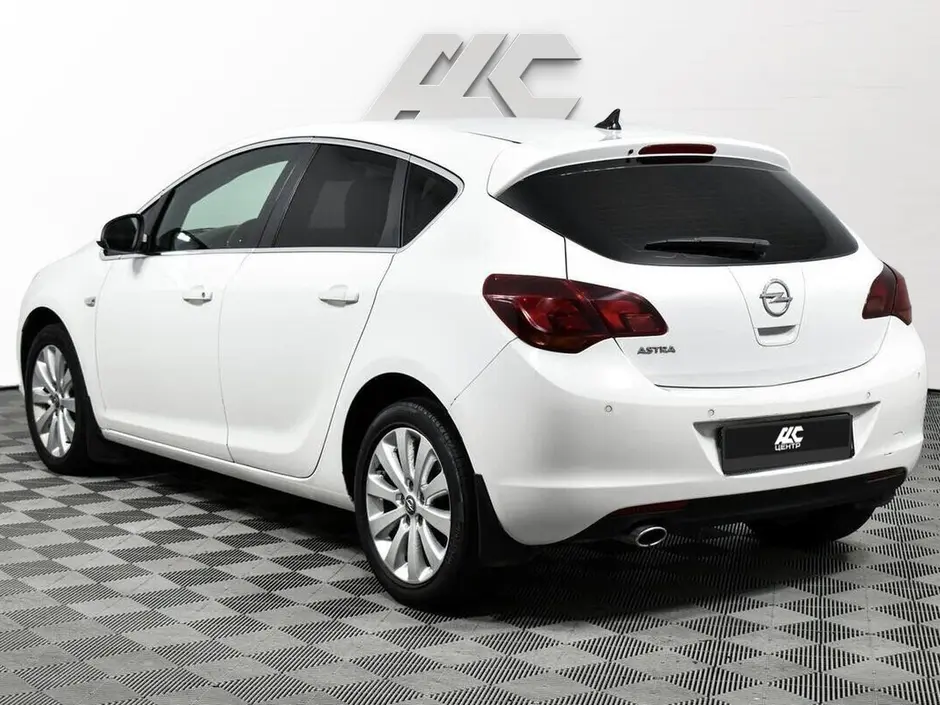 Opel Astra, 2010 г.