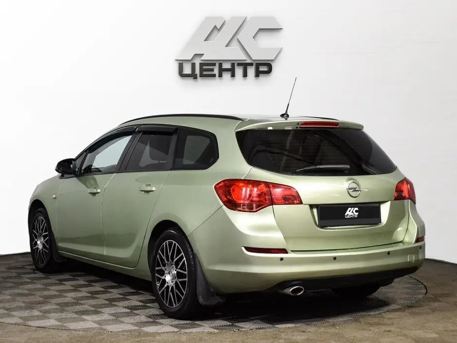 Opel Astra, 2011 г.