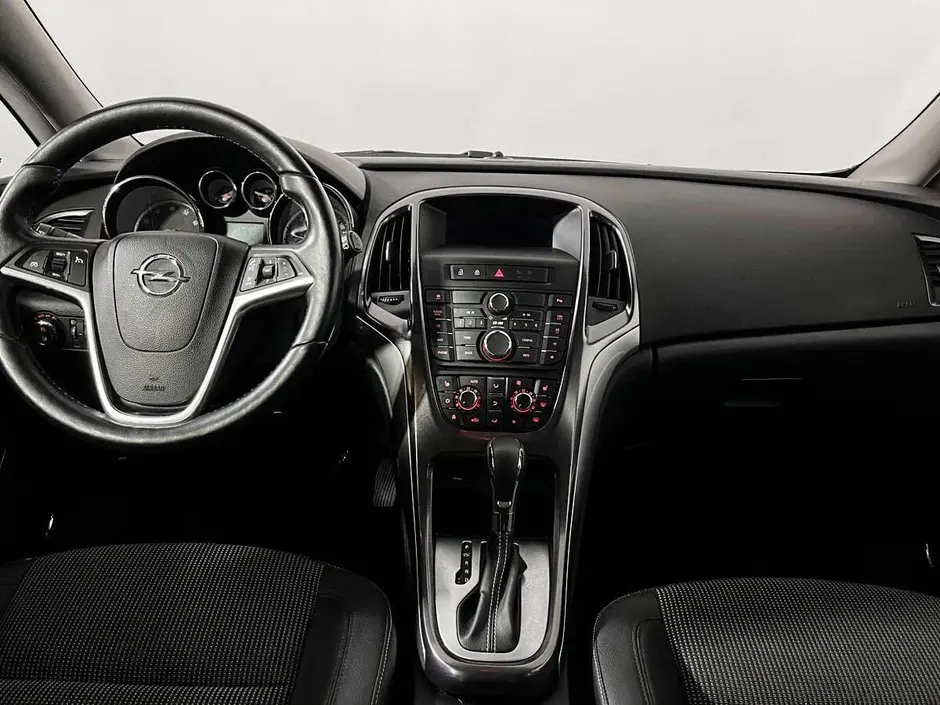 Opel Astra, 2012 г.