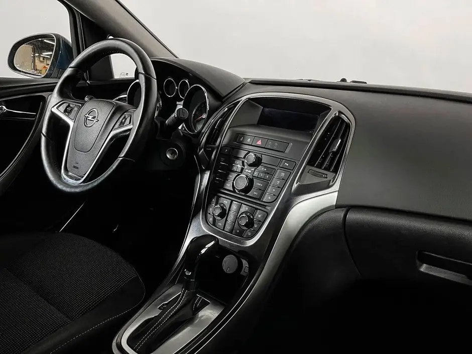 Opel Astra, 2012 г.