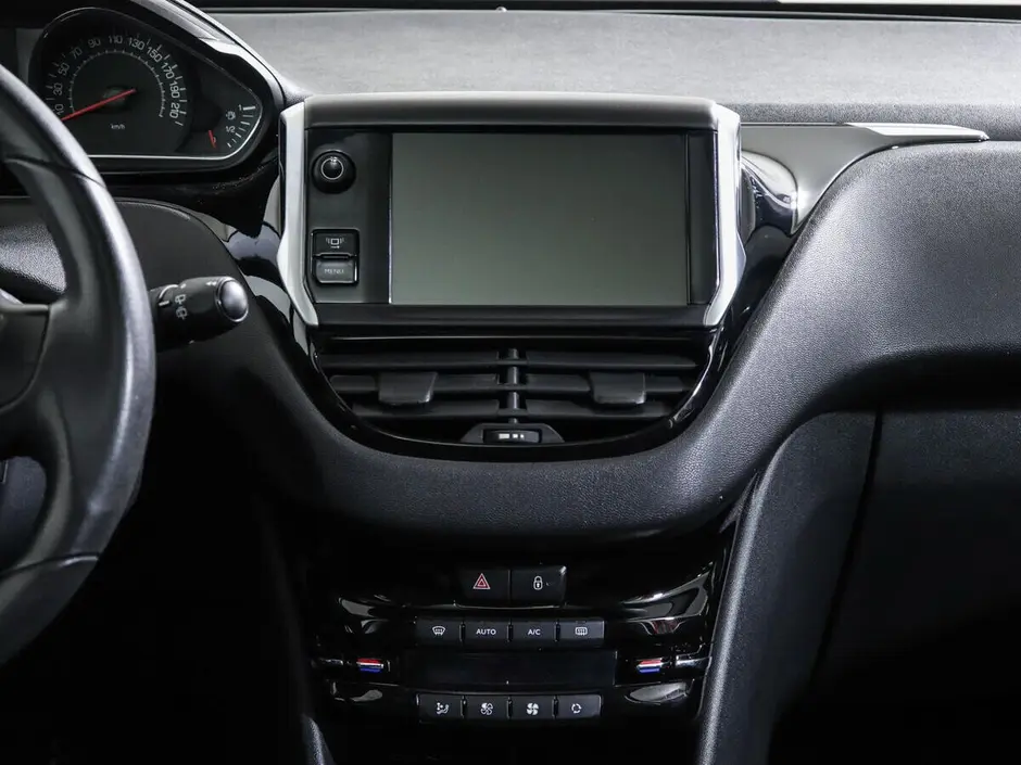 Peugeot 208, 2013 г.