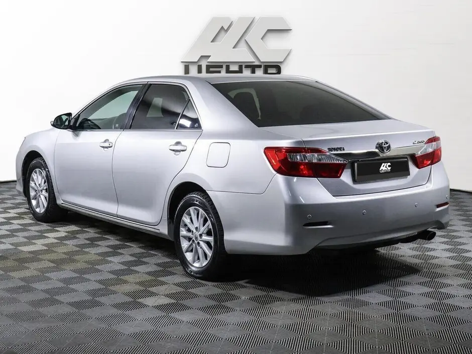 Toyota Camry, 2012 г.