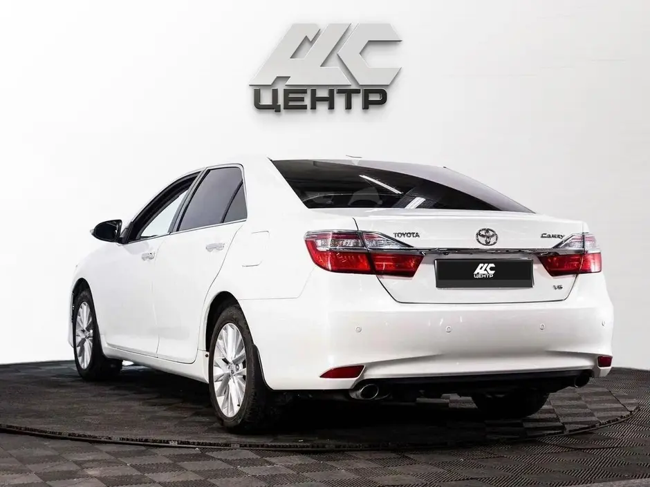 Toyota Camry, 2015 г.