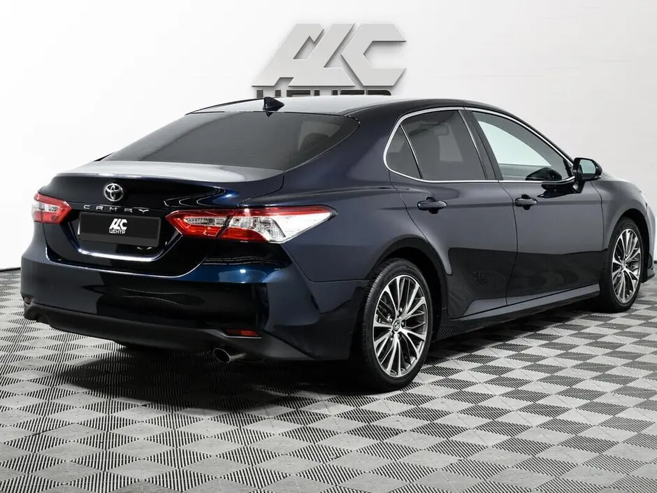 Toyota Camry, 2018 г.