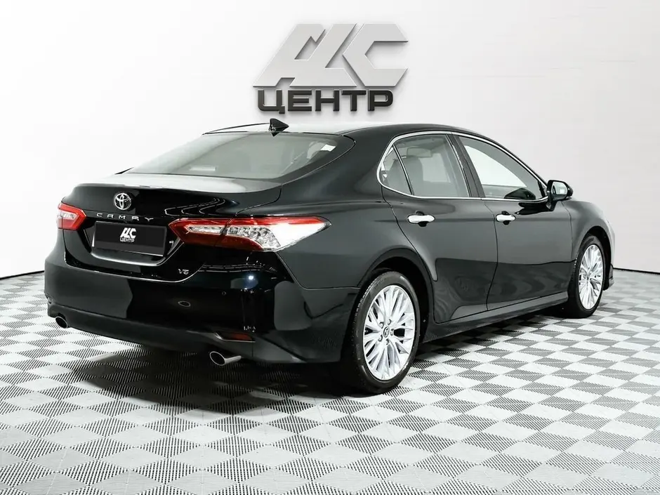 Toyota Camry, 2018 г.