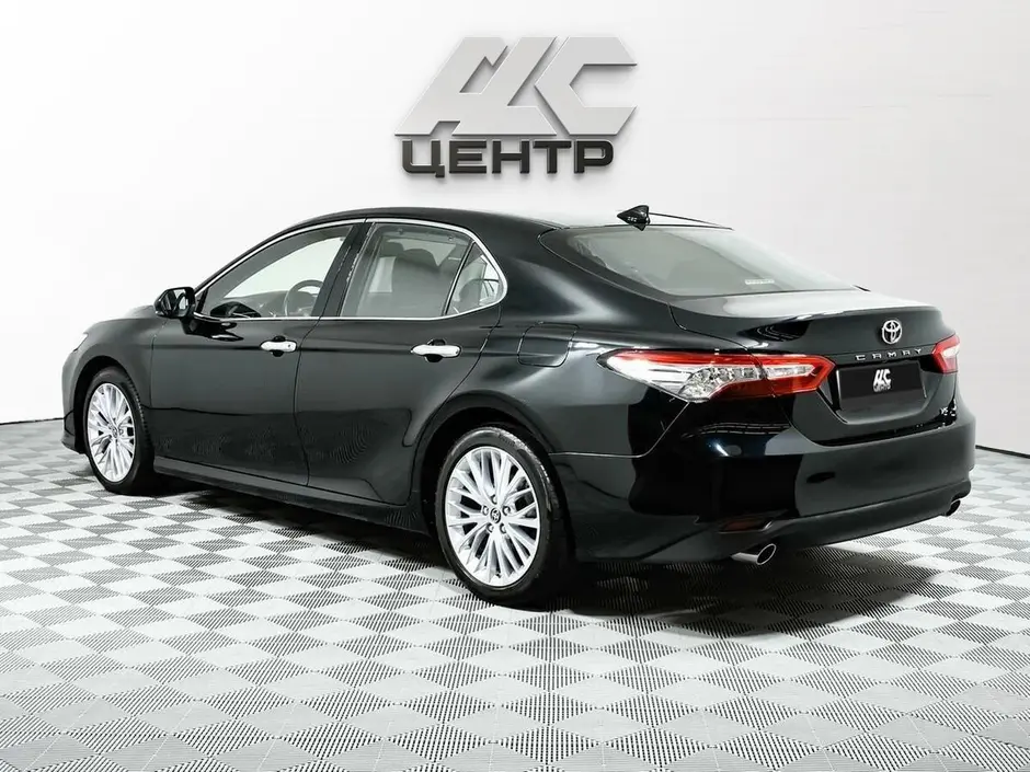 Toyota Camry, 2018 г.