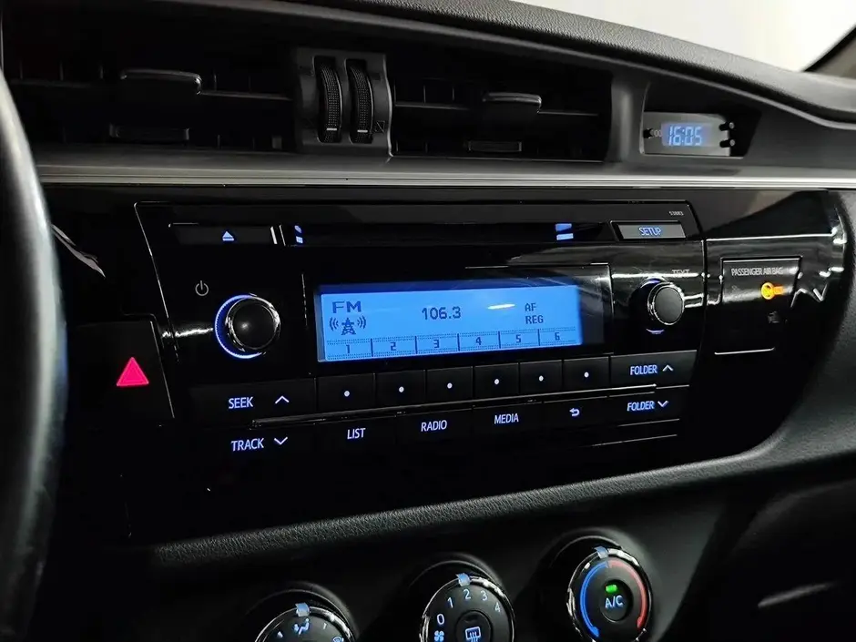 Toyota Corolla, 2015 г.