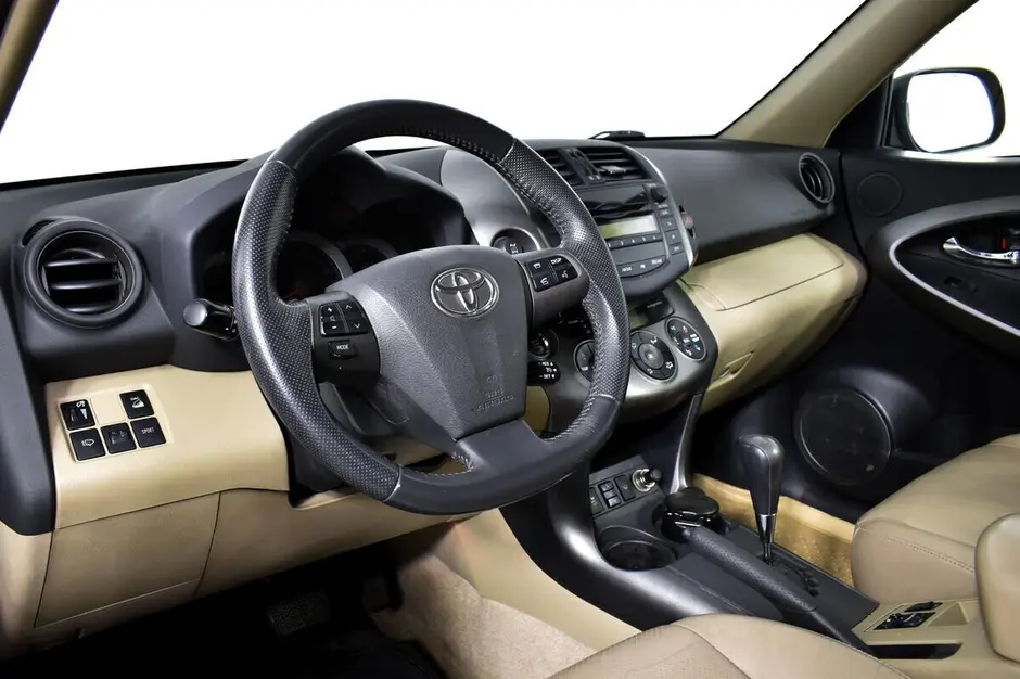 Toyota RAV4, 2011 г.