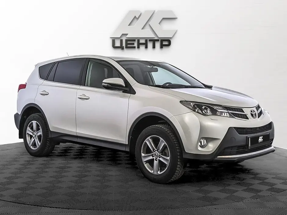 Toyota RAV4, 2015 г.