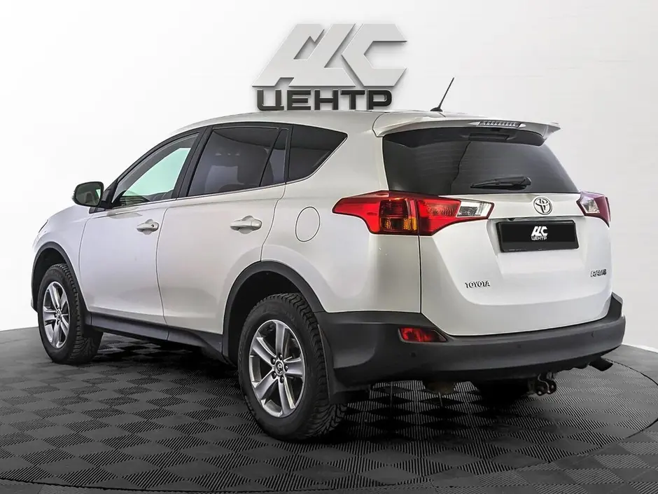 Toyota RAV4, 2015 г.