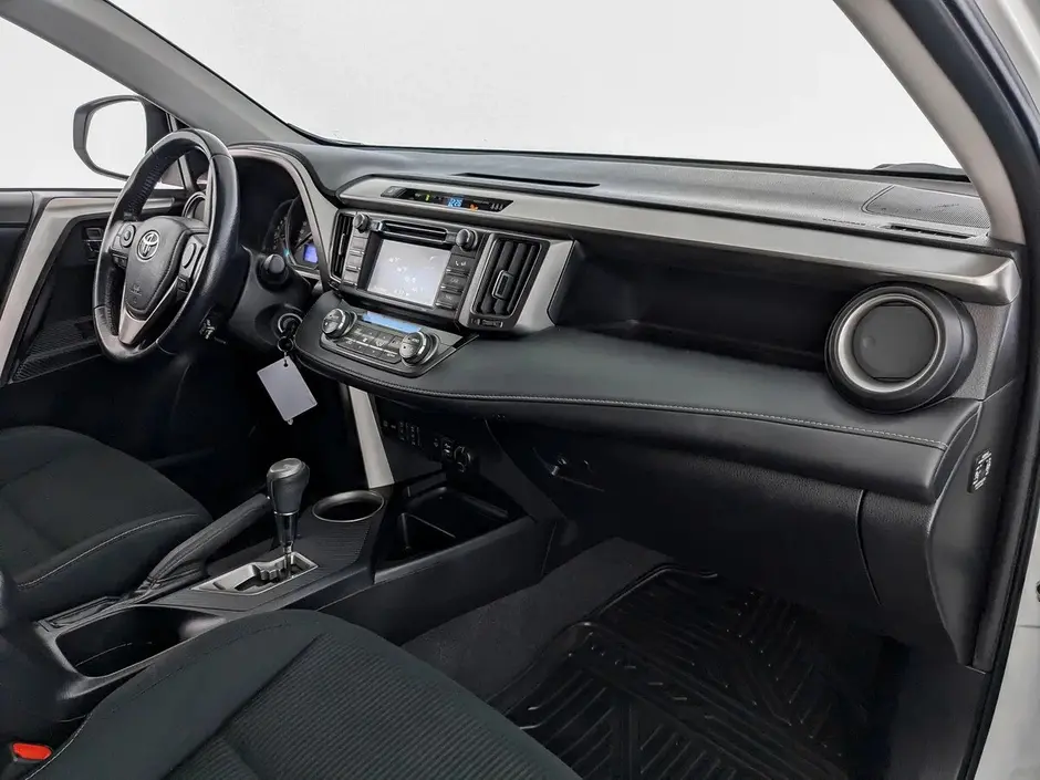 Toyota RAV4, 2015 г.