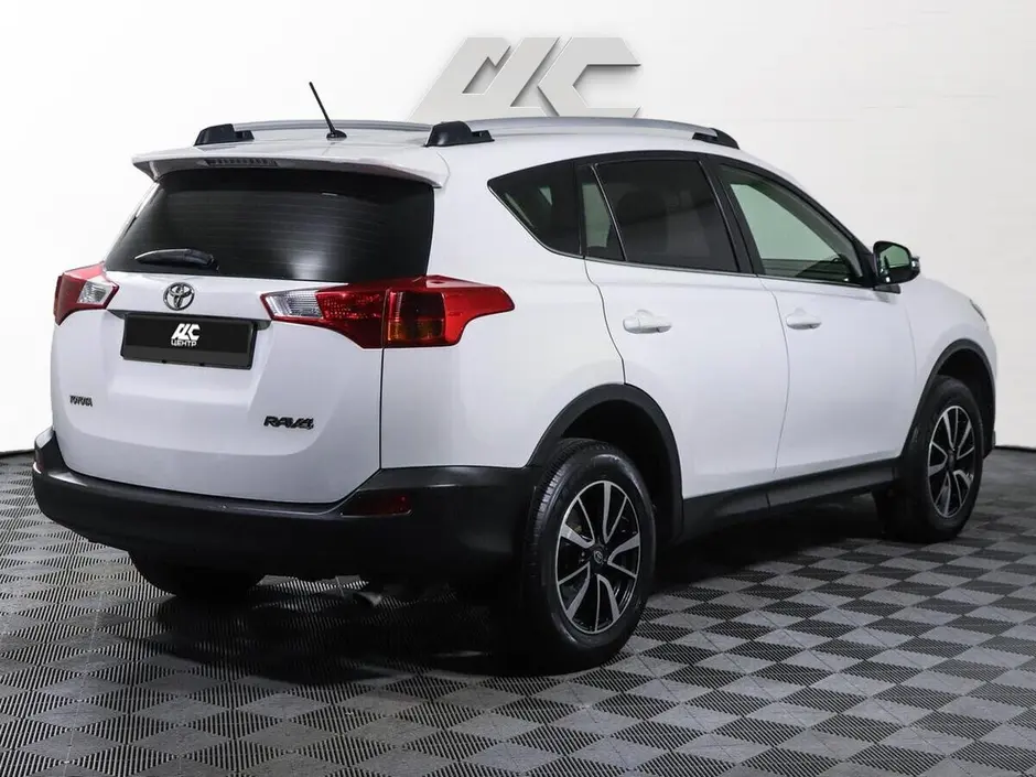 Toyota RAV4, 2015 г.