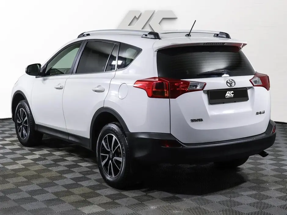 Toyota RAV4, 2015 г.