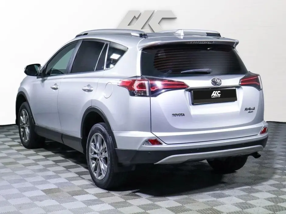 Toyota RAV4, 2018 г.