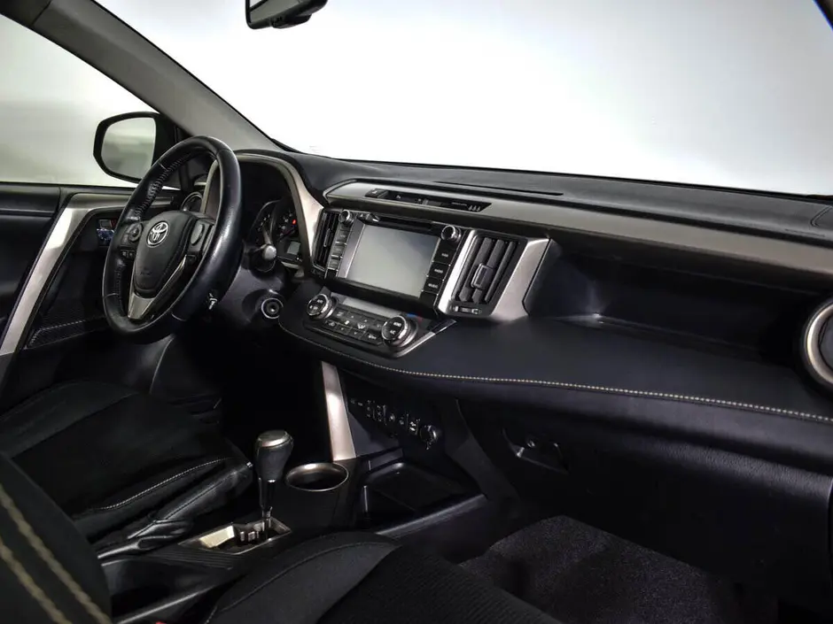 Toyota RAV4, 2015 г.