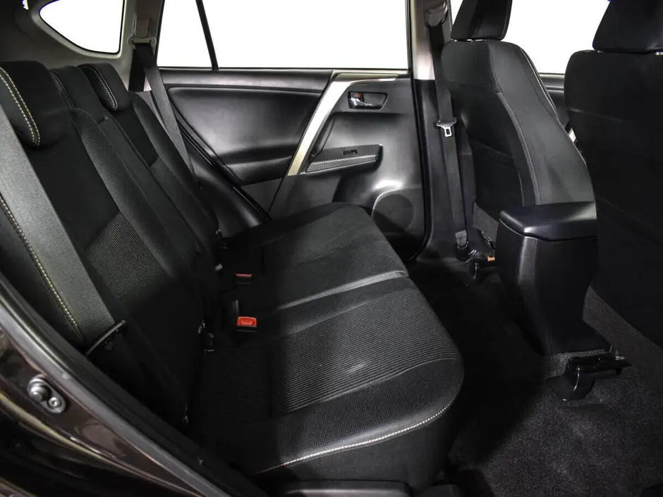 Toyota RAV4, 2015 г.