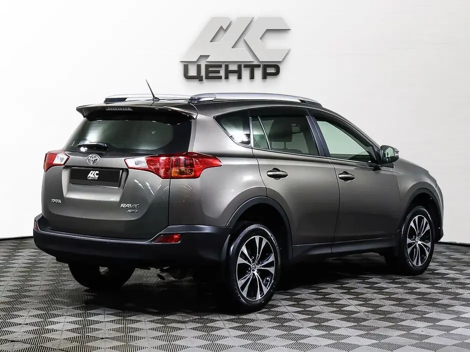 Toyota RAV4, 2015 г.