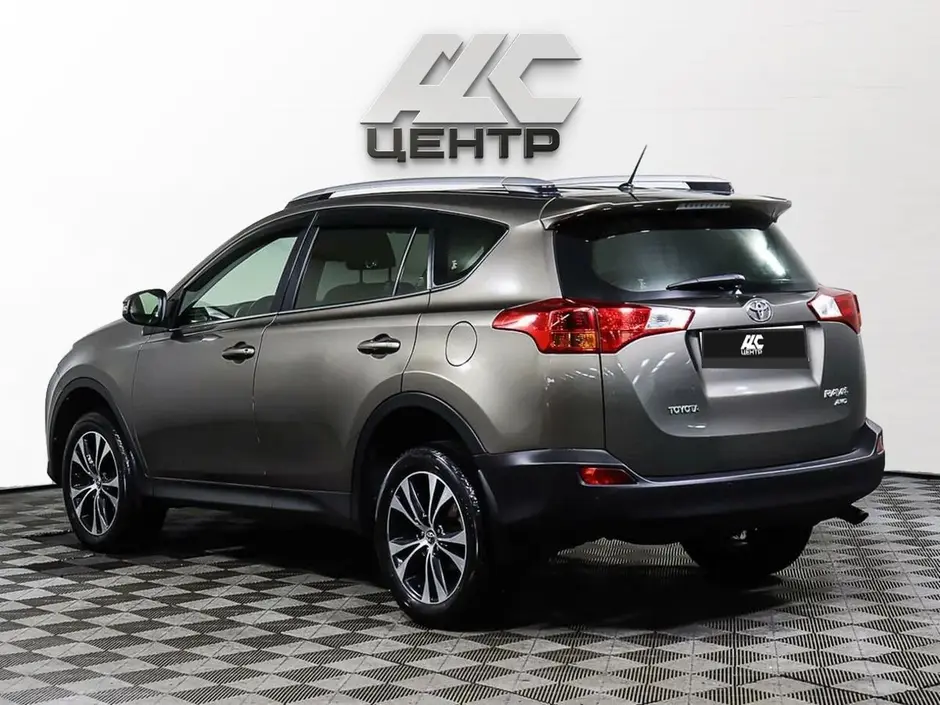 Toyota RAV4, 2015 г.