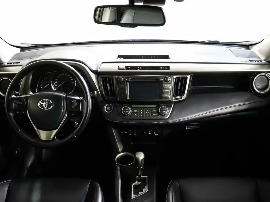 Toyota RAV4, 2015 г.