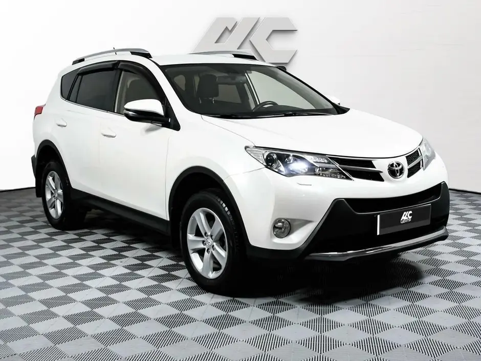 Toyota RAV4, 2015 г.