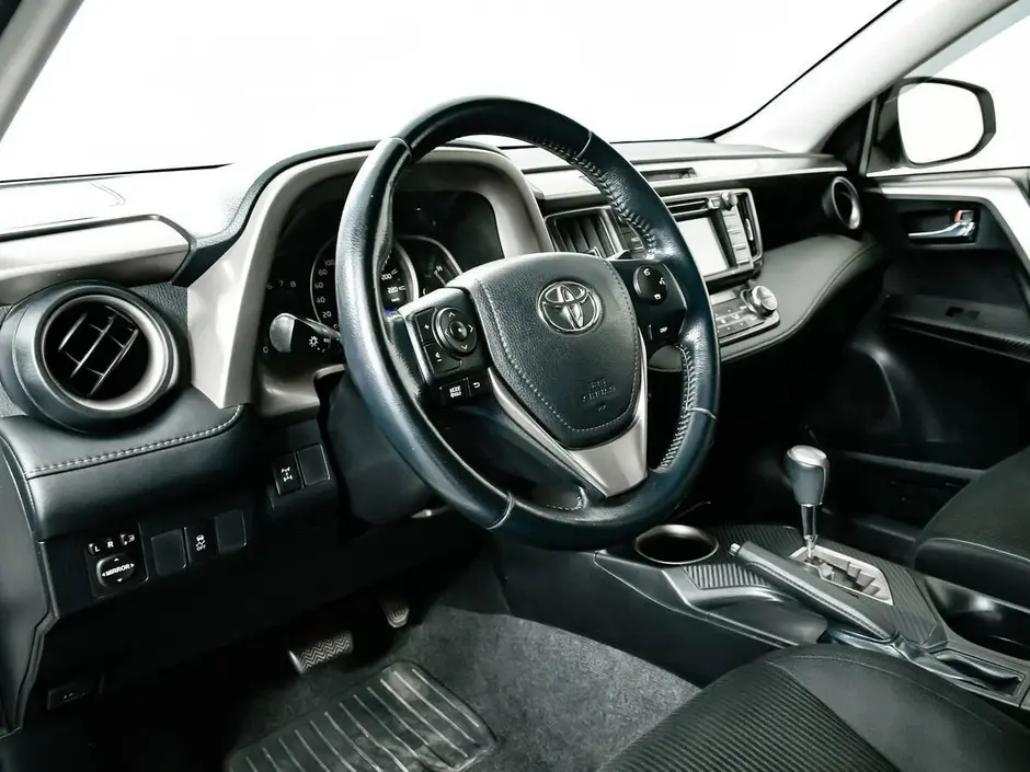 Toyota RAV4, 2015 г.