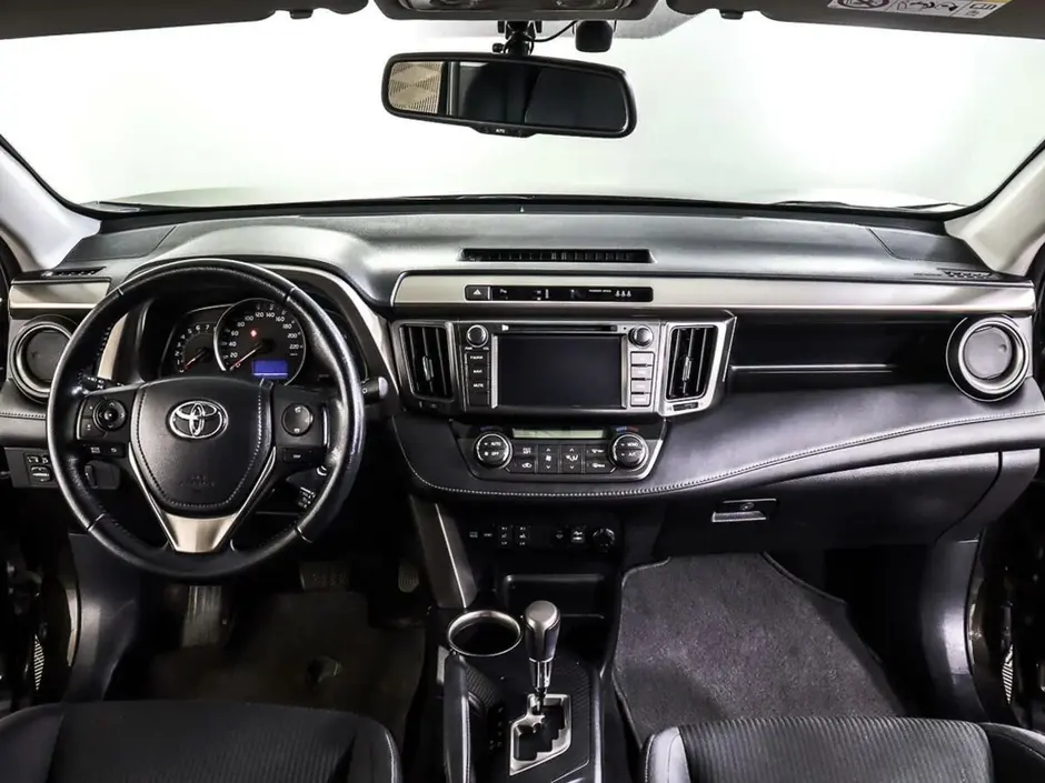 Toyota RAV4, 2015 г.