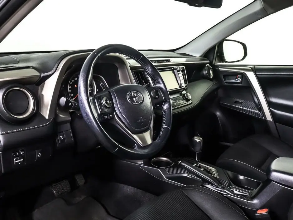 Toyota RAV4, 2015 г.