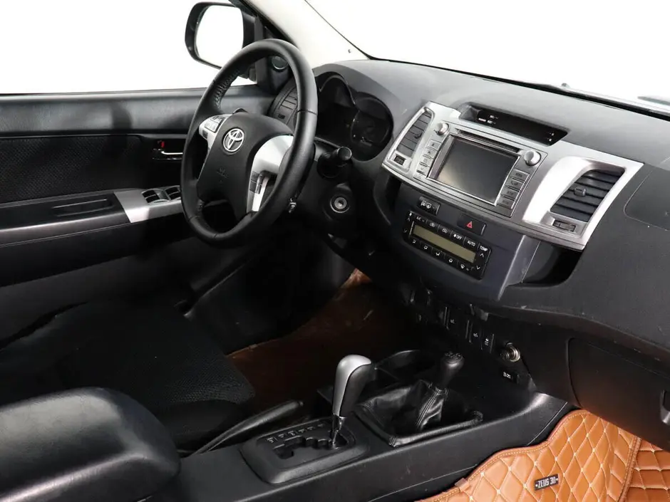 Toyota Hilux, 2014 г.