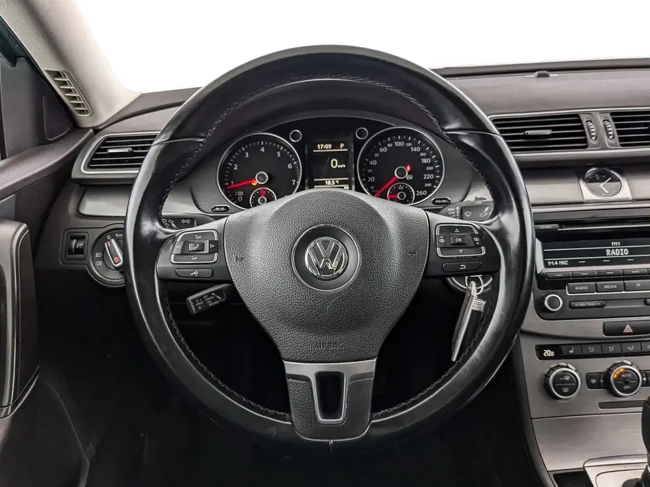 Volkswagen Passat, 2012 г.