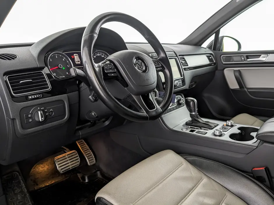 Volkswagen Touareg, 2015 г.