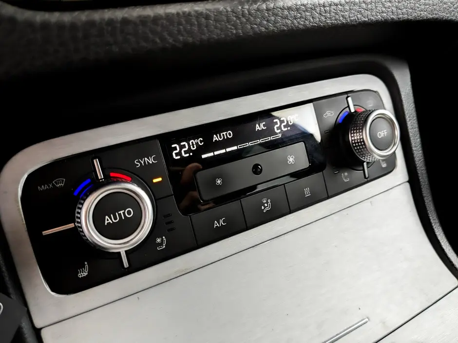 Volkswagen Touareg, 2015 г.