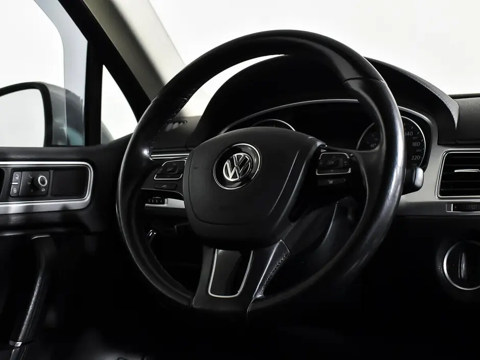 Volkswagen Touareg, 2015 г.