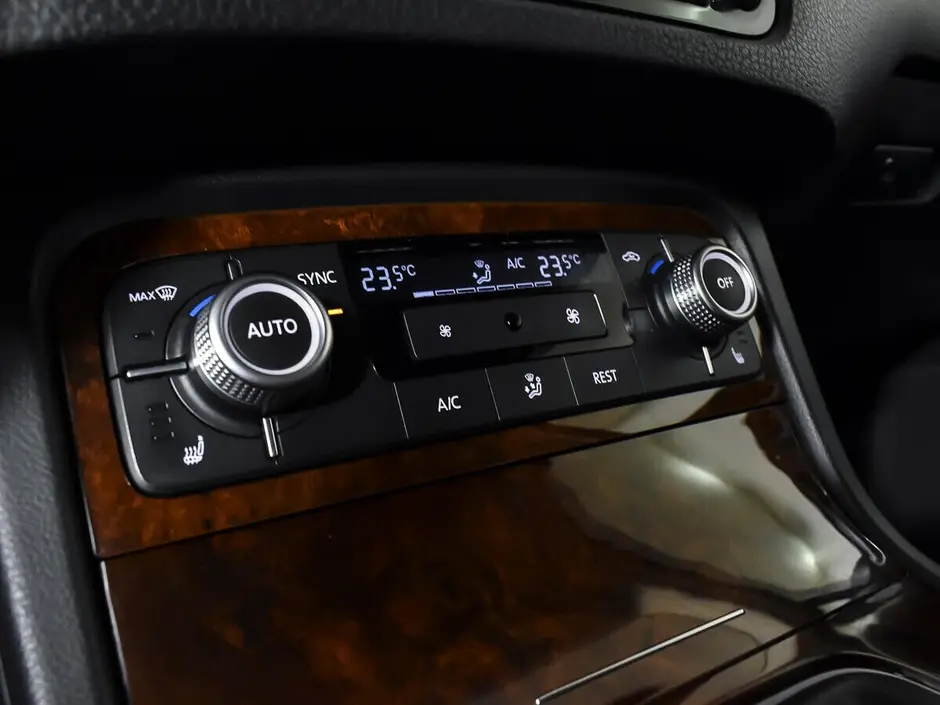 Volkswagen Touareg, 2015 г.