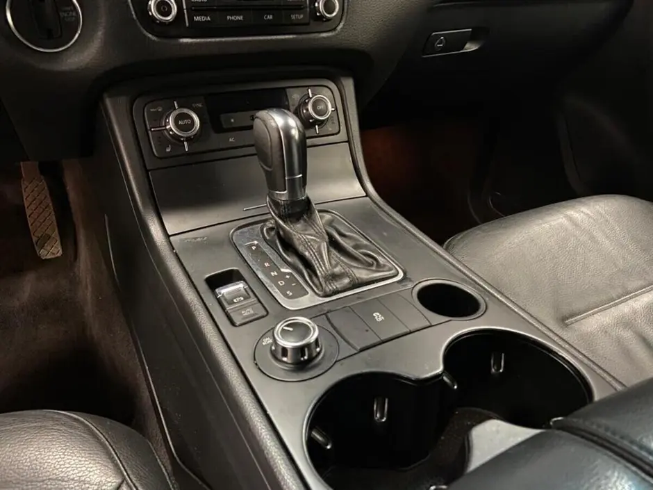 Volkswagen Touareg, 2011 г.