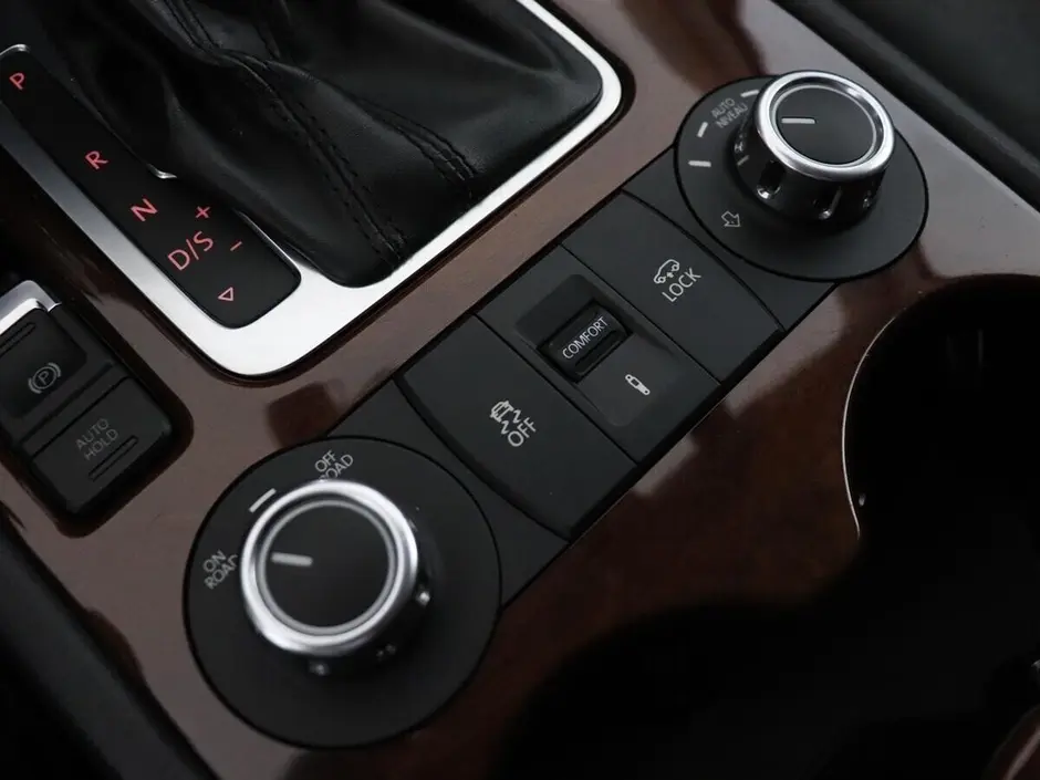 Volkswagen Touareg, 2012 г.