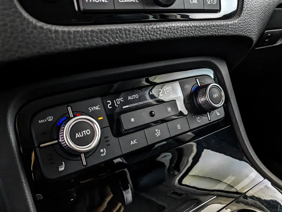 Volkswagen Touareg, 2015 г.